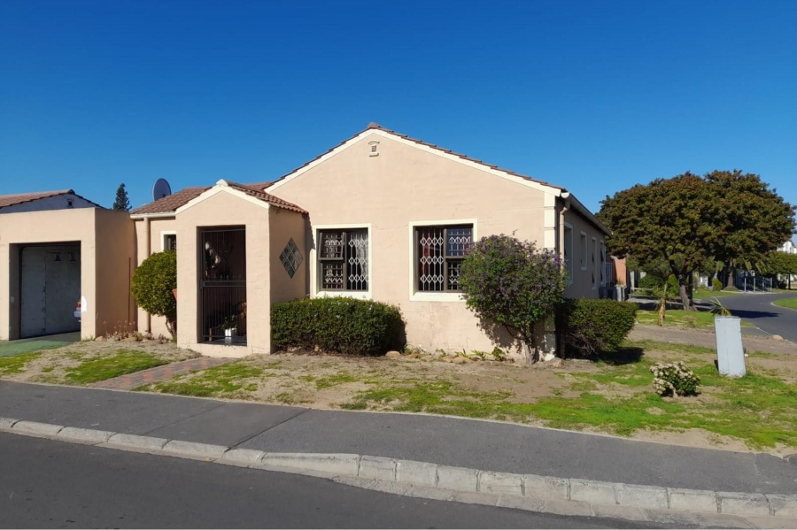 3 Bedroom Property for Sale in Gaylee Western Cape